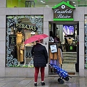 La caída del consumo de las familias congela las ventas del pequeño comercio en España