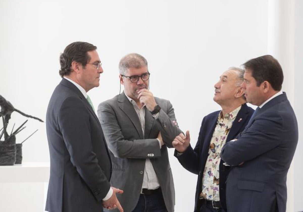 Antonio Garamendi (CEOE), Unai Sordo (CC.OO.), Pepe Álvarez (UGT) y Gerardo Cuerva (Cepyme)