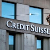 UBS recompra bonos de Credit Suisse por 2.750 millones de euros