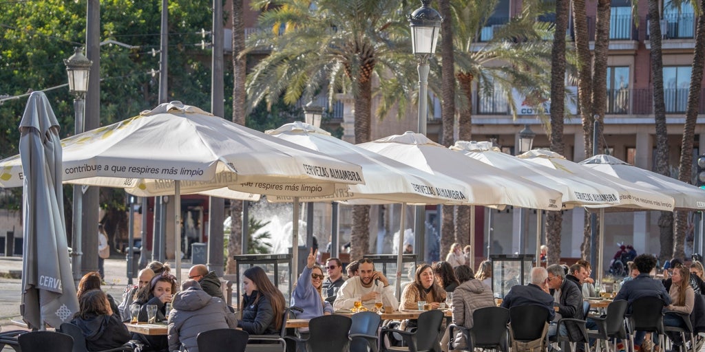 cuatro regiones turísticas copan el 60% de los nuevos puestos de trabajo en España
