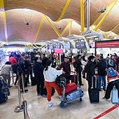 Las aerolíneas temen otro verano caliente por la falta de personal en los aeropuertos y las huelgas en Francia