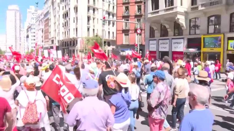 Miles de personas se manifiestan en Madrid este 1 de mayo