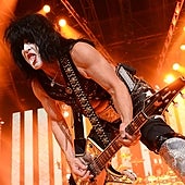 El cofundador de KISS, Paul Stanley, confiesa que las terapias de conversión en los niños son una «moda triste y peligrosa»