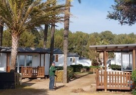 ¿Necesita licencias una casa móvil? Las trabas para la ampliación de un camping de Tarragona acaban en el Supremo