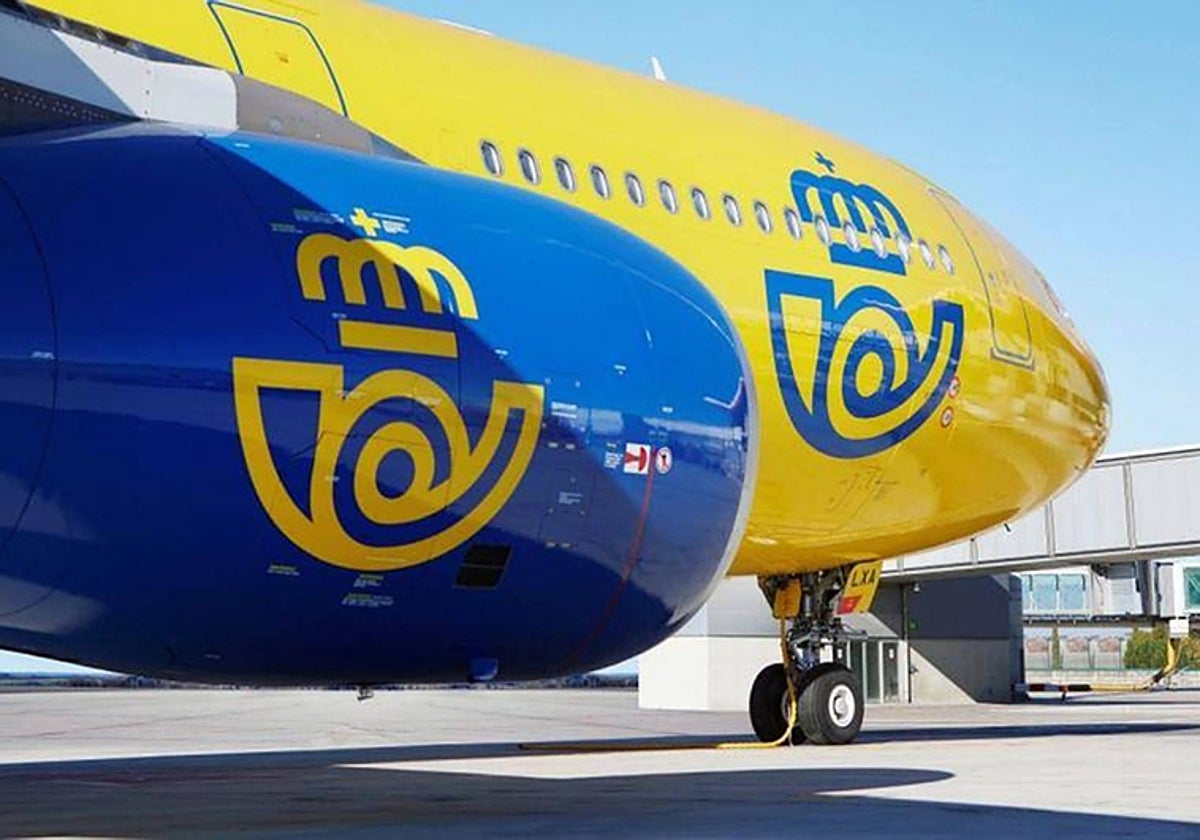 Detalle del avión de Correos Cargo