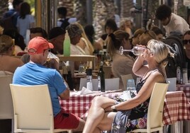 La falta de trabajadores empaña la previsión de un verano de récord en turismo