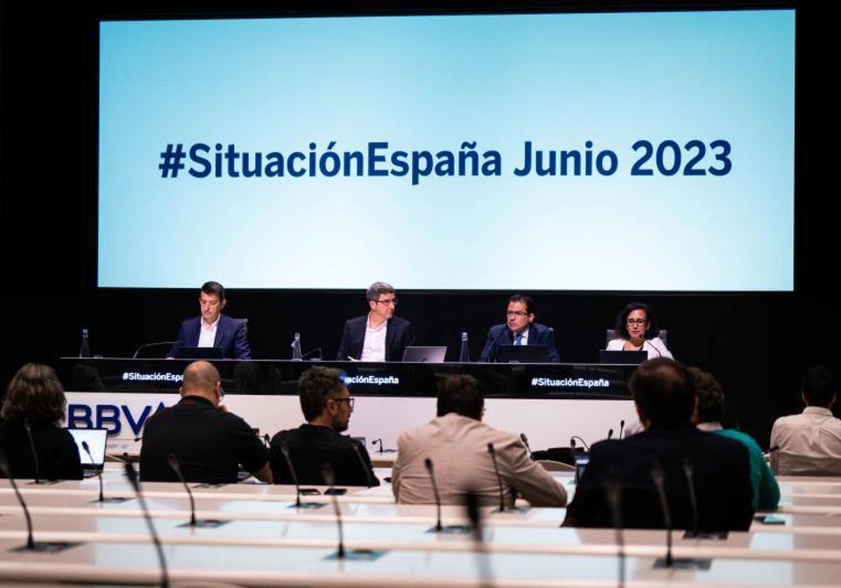 El equipo de analistas del BBVA presenta la actualización de sus previsiones sobre la economía española