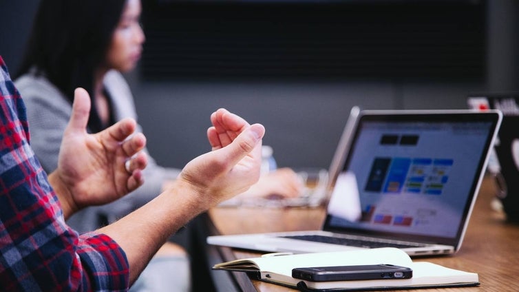 Declaran nulo el despido de una trabajadora por negarse a hacer horas extras gratis