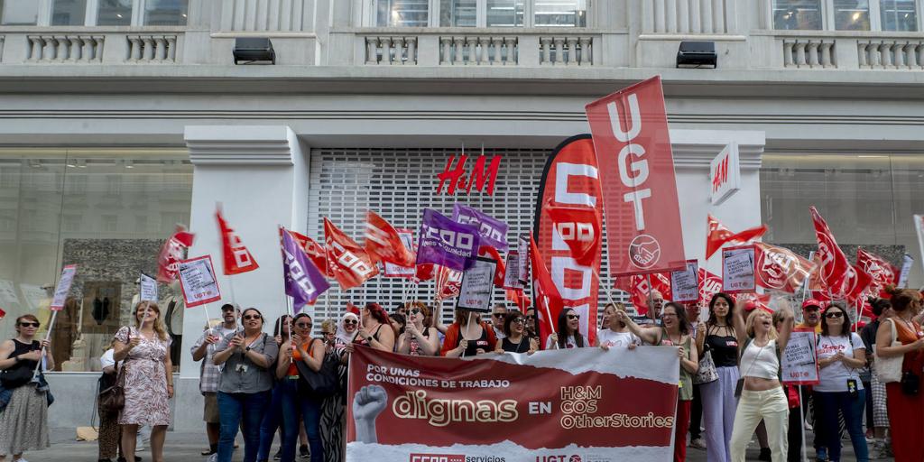 H&M afronta este lunes su segunda jornada de huelga tras tener que cerrar el jueves el 95% de sus tiendas H&M afronta este lunes su segunda jornada de huelga tras tener que cerrar el jueves el 95% de sus tiendas