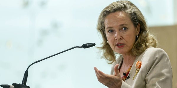 Economía se reúne con la CNMC para utilizar el banco para remunerar los depósitos