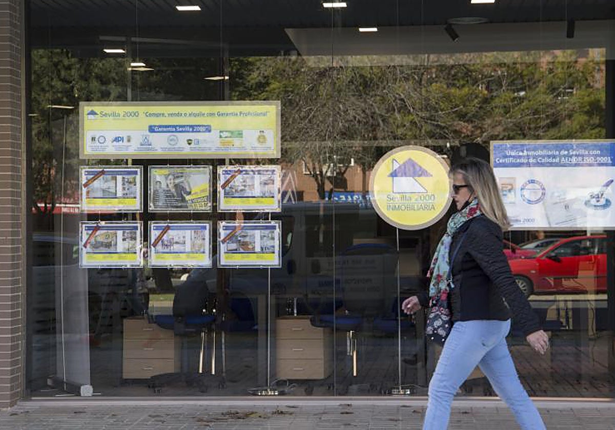 Excaparate de una agencia inmobiliaria