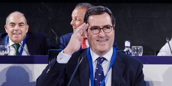 Los empresarios piden al futuro Gobierno frenar las subidas de cotizaciones para preservar el empleo