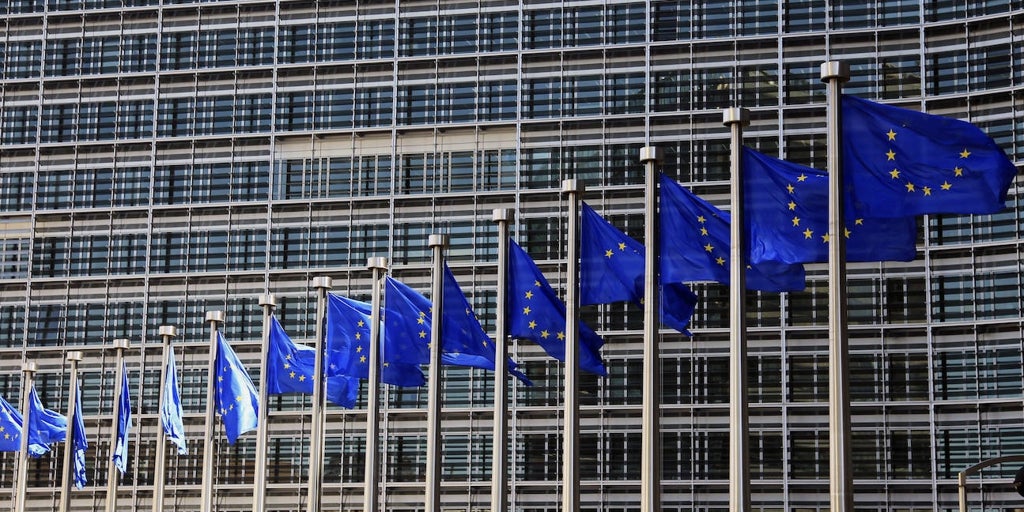 El estadounidense Scott Morton renuncia a su puesto en la UE tras la polémica en Bruselas