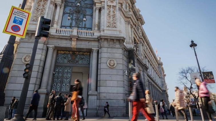 La remuneración de los depósitos se aleja en la banca por el freno del crédito