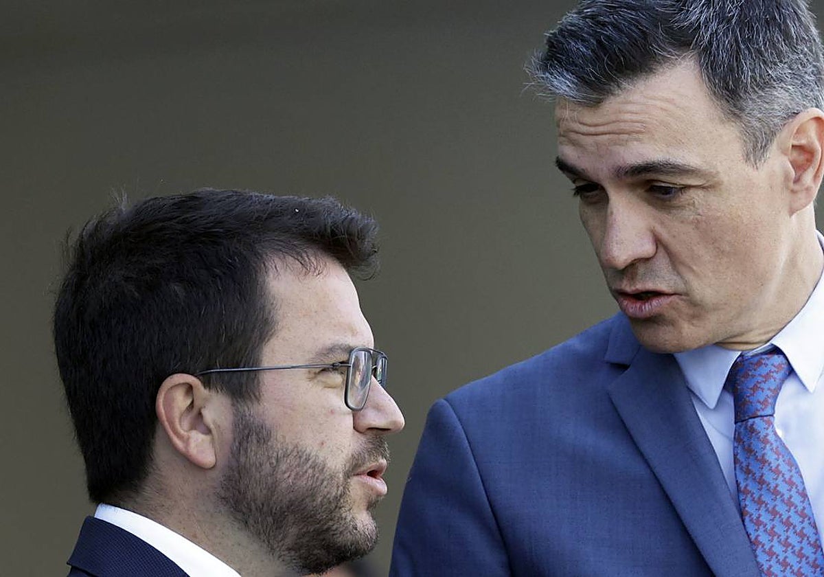 El presidente en funciones, Pedro Sánchez, y el presidente de la Generalitat, Pere Aragonés