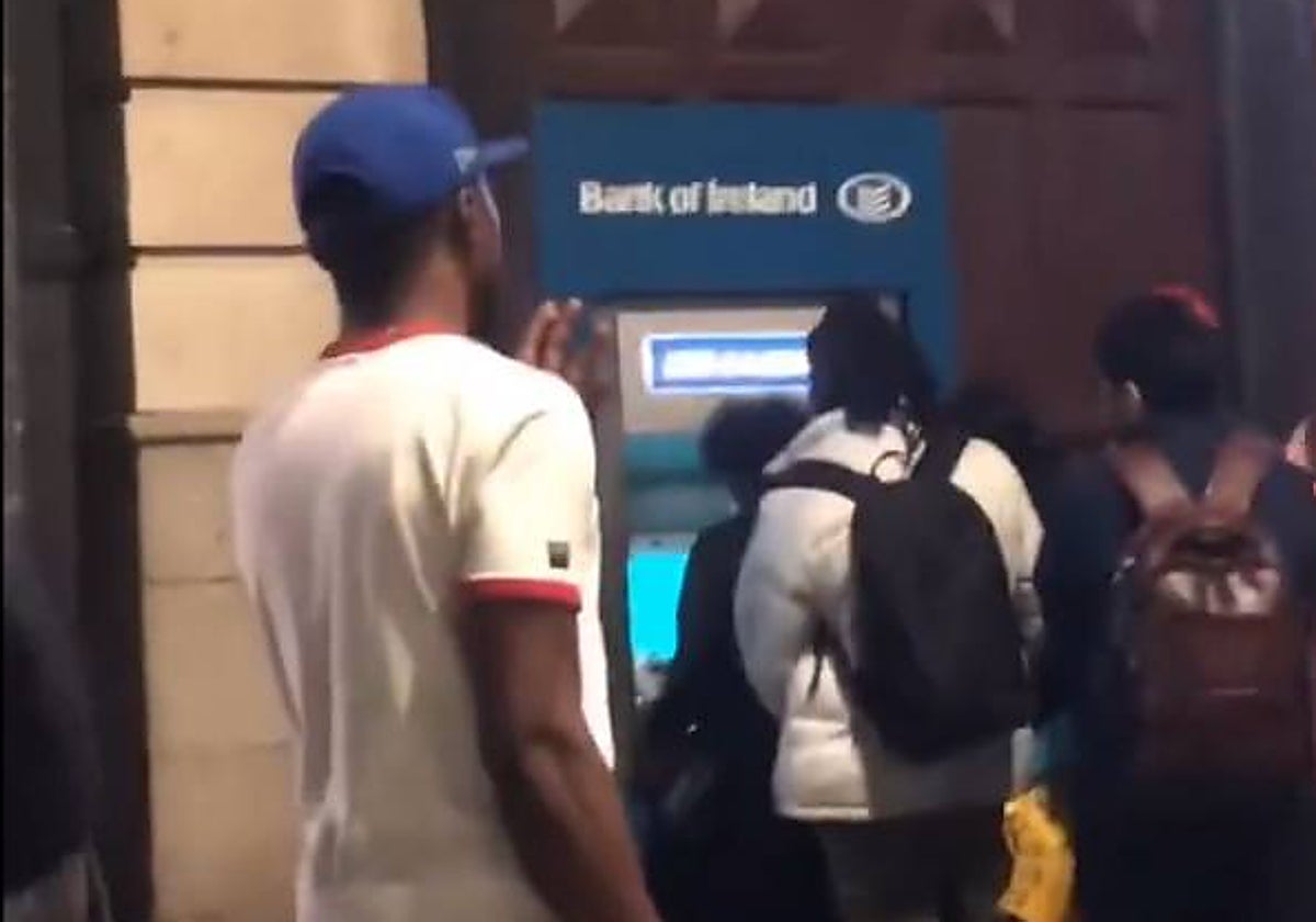 Un error en los cajeros de Irlanda permite extraer dinero &#039;gratis&#039;