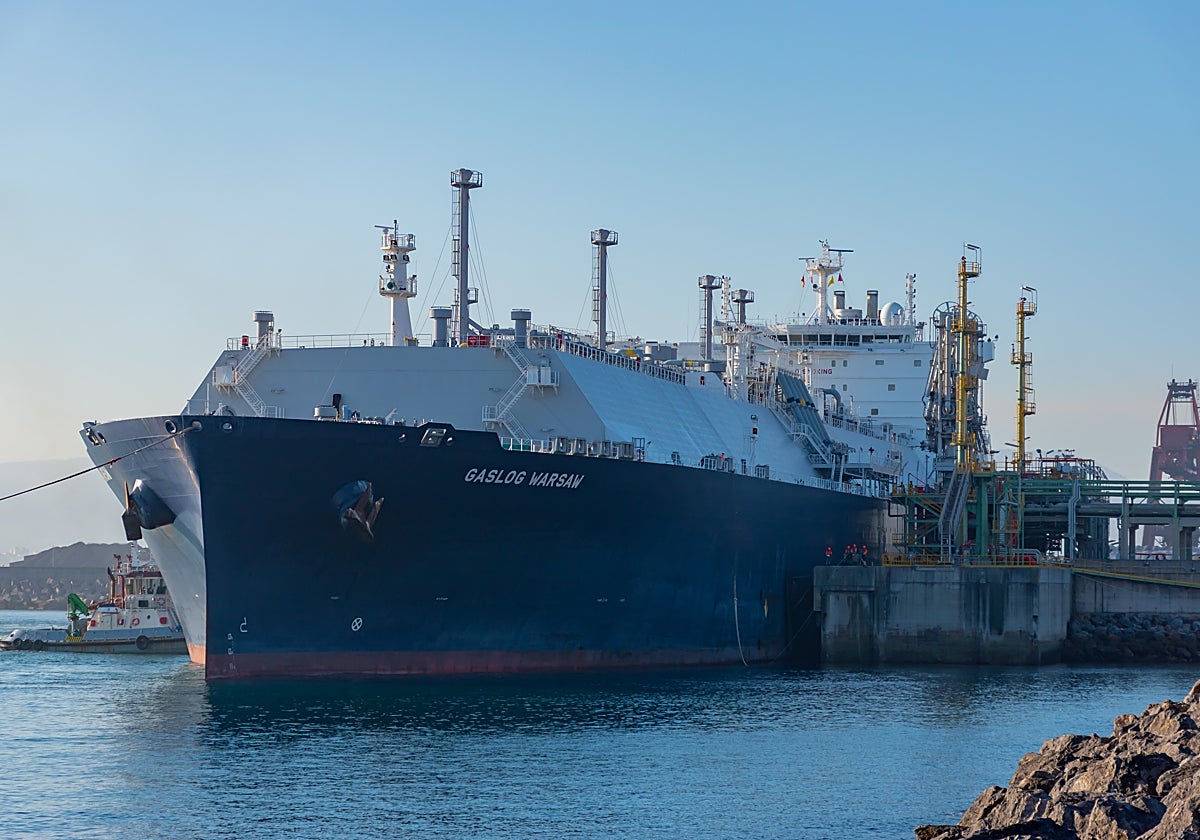 La planta de El Musel (Gijón) recibió hace unos días el primer buque metanero de Endesa