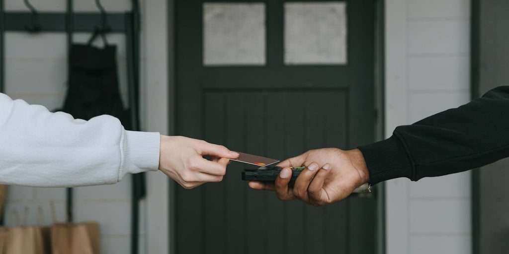 Así puedes protegerte de las estafas si pagas con tarjeta