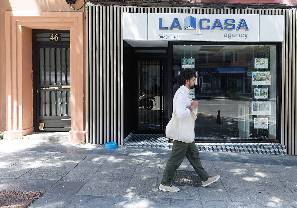 Una agencia inmobiliaria en Madrid