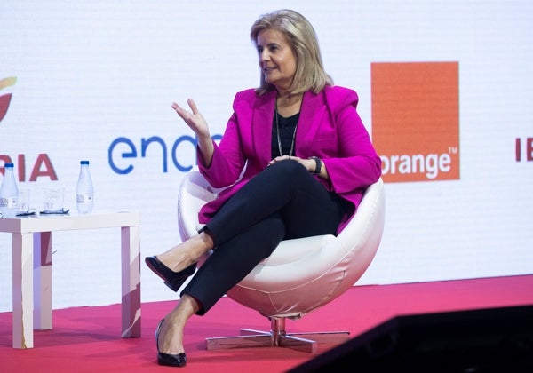 Los empresarios urgen acelerar la formación de los casi 3 millones de parados para no condenarlos al destierro laboral