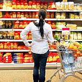 Carrefour, Alcampo, Lidl, Aldi... la estrategia de los supermercados para atraer a los clientes del barrio