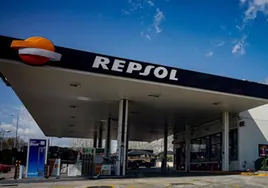 Repsol prolonga sus descuentos hasta el 10 de enero a sus clientes de carburantes, luz, gas y autoconsumo