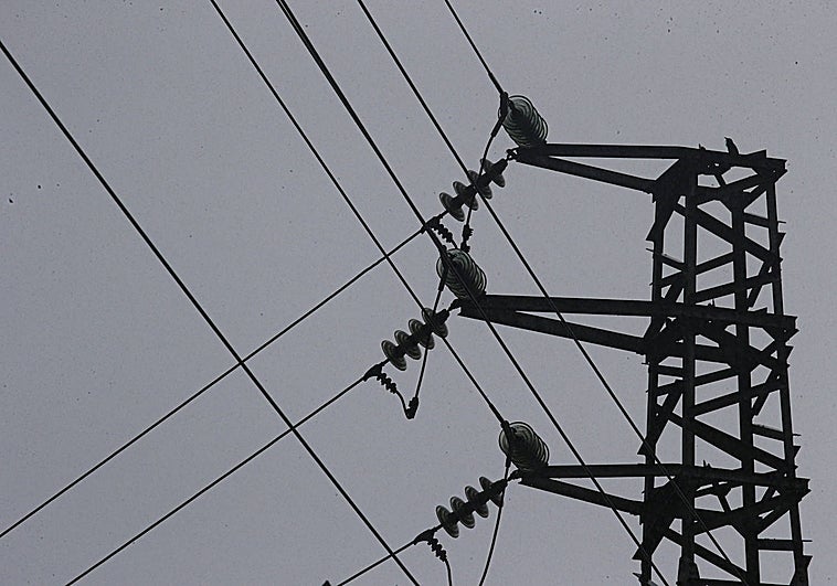 Imagen de una torre de electricidad