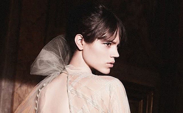 Imagen principal - Las marcas de lujo no comunican para vender, comunican para seducir. Y para seducir hace falta cierta distancia