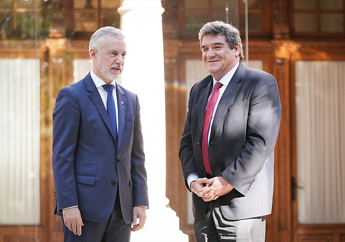El Lehendakari Iñigo Urkullu y el ministro de Inclusión, Seguridad Social y Migraciones, José Luis Escrivá