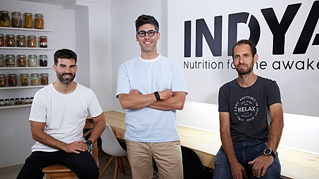 Equipo fundador de Indya, startup seleccionada por Lanzadera que ofrece una planificación nutricional en tiempo real en función de cómo cambia el contexto del usuario