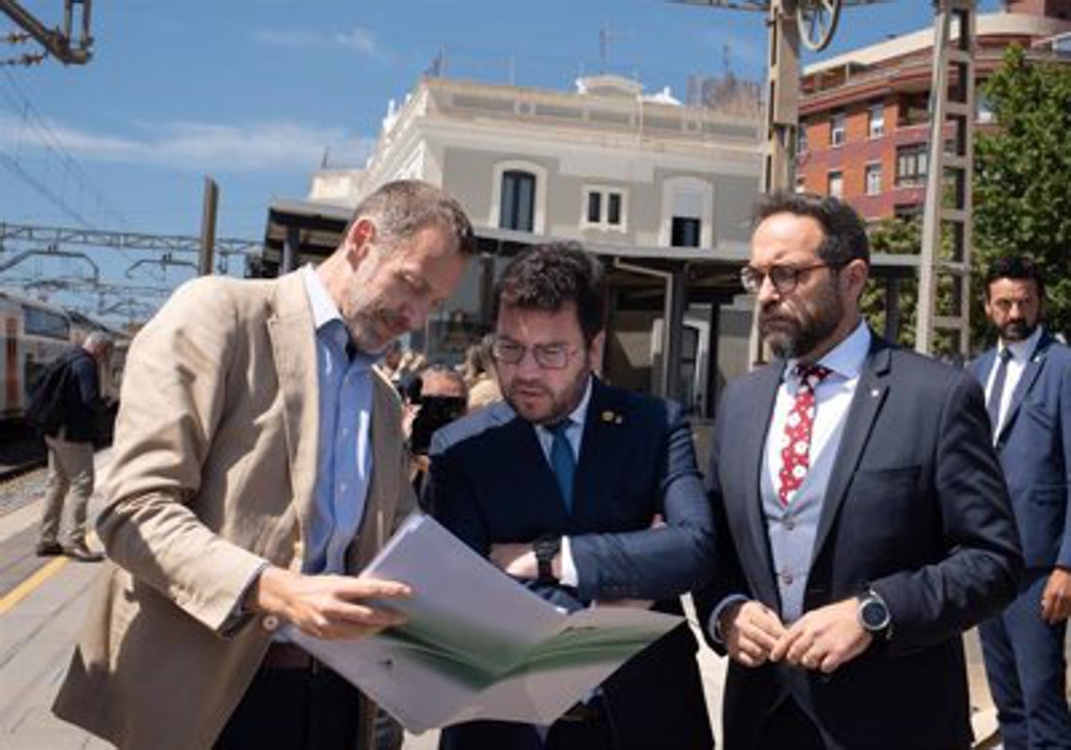 Contreras, a la izquierda, con Pere Aragones