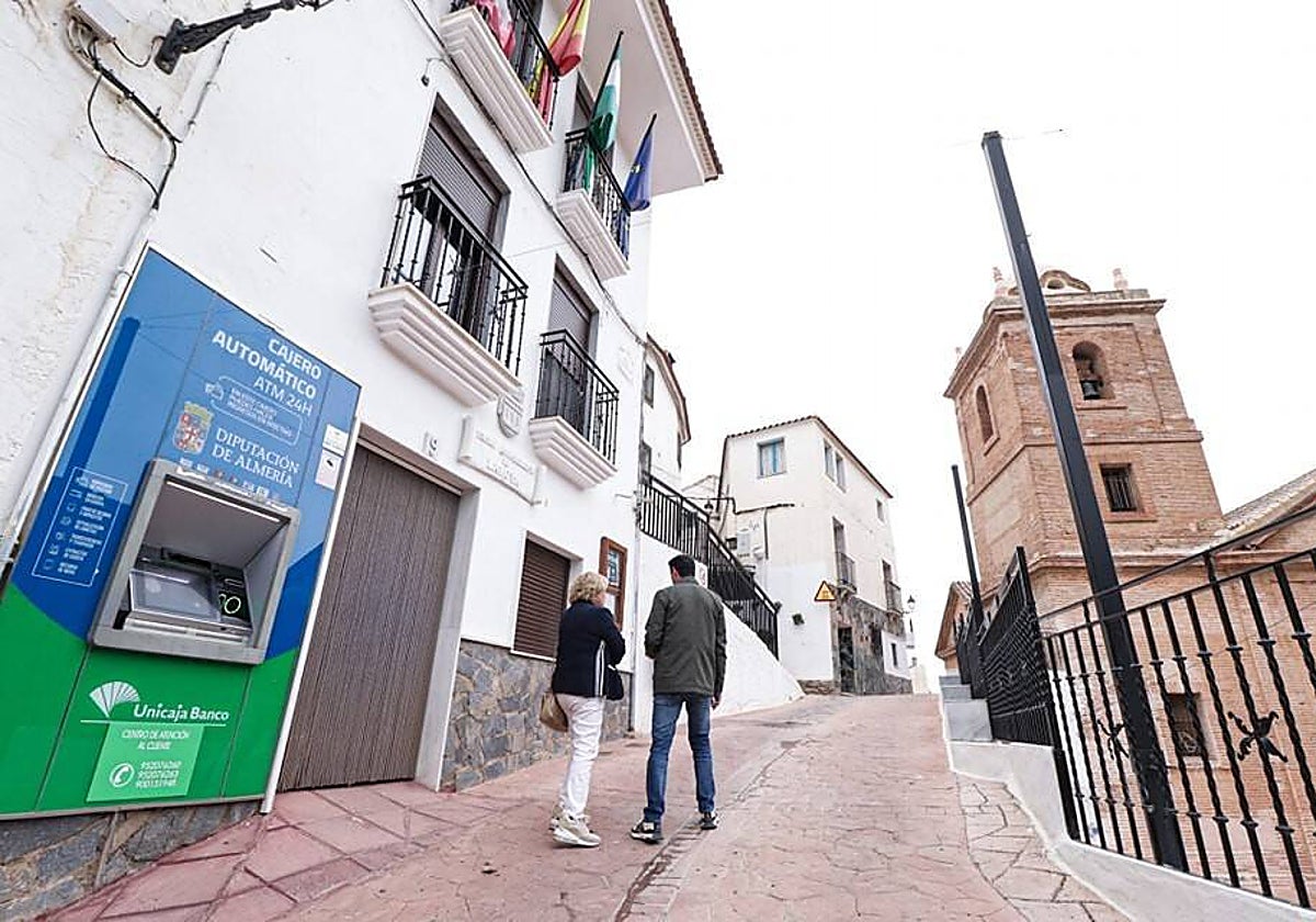 Un cajero automático en un pueblo de Almería