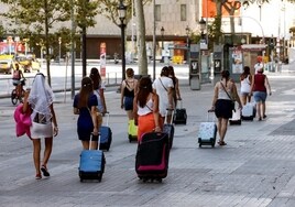 La Generalitat rebaja la ambición del decreto de pisos turísticos para lograr el apoyo del PSC