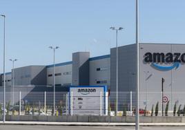 Francia multa con 32 millones a Amazon por el control «excesivamente intrusivo» de sus empleados