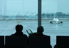 La Justicia europea rechaza que se indemnice a los pasajeros de vuelos atrasados que no tomen el avión o que compren otro billete