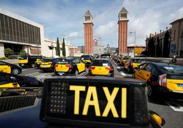 Economía analiza una denuncia del taxi para que intervenga los precios del seguro