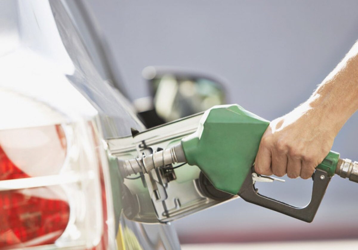 La subida de más de un 2% de los carburantes extiende la cuesta de enero a febrero