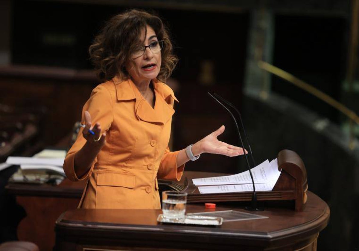 La vicepresidenta primera y ministra de Hacienda, María Jesús Montero, durante su intervención