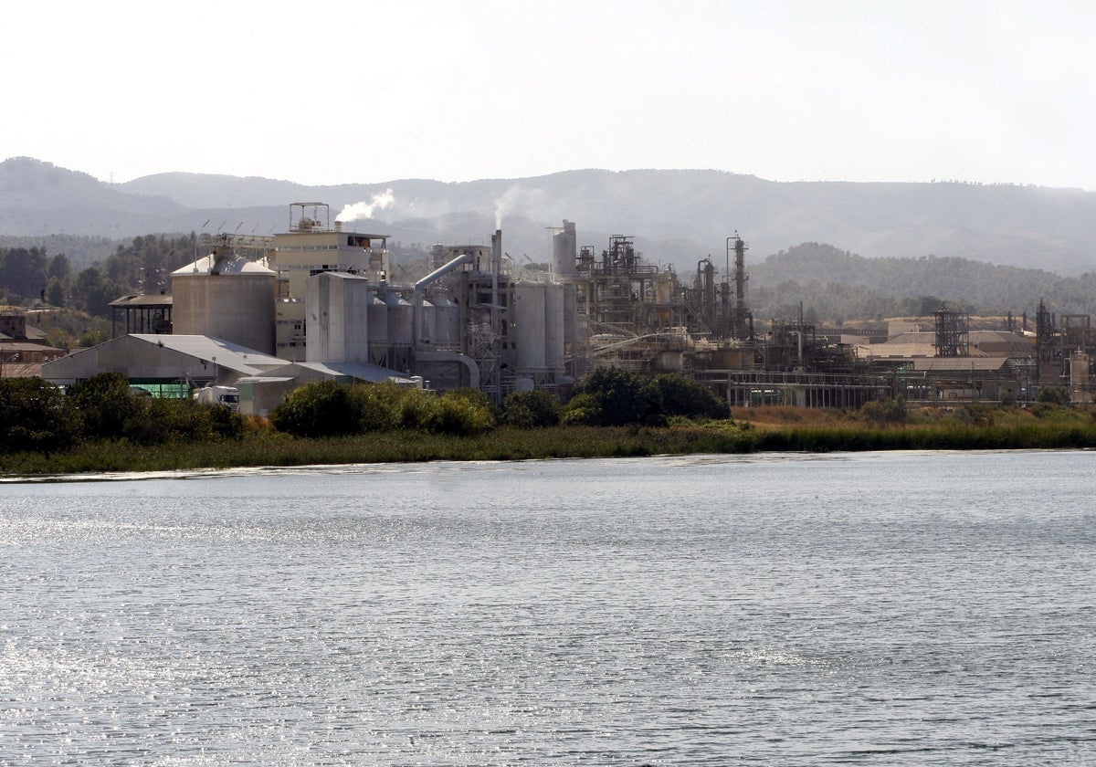 Imagen de archivo, la fábrica de Ercros en Tarragona