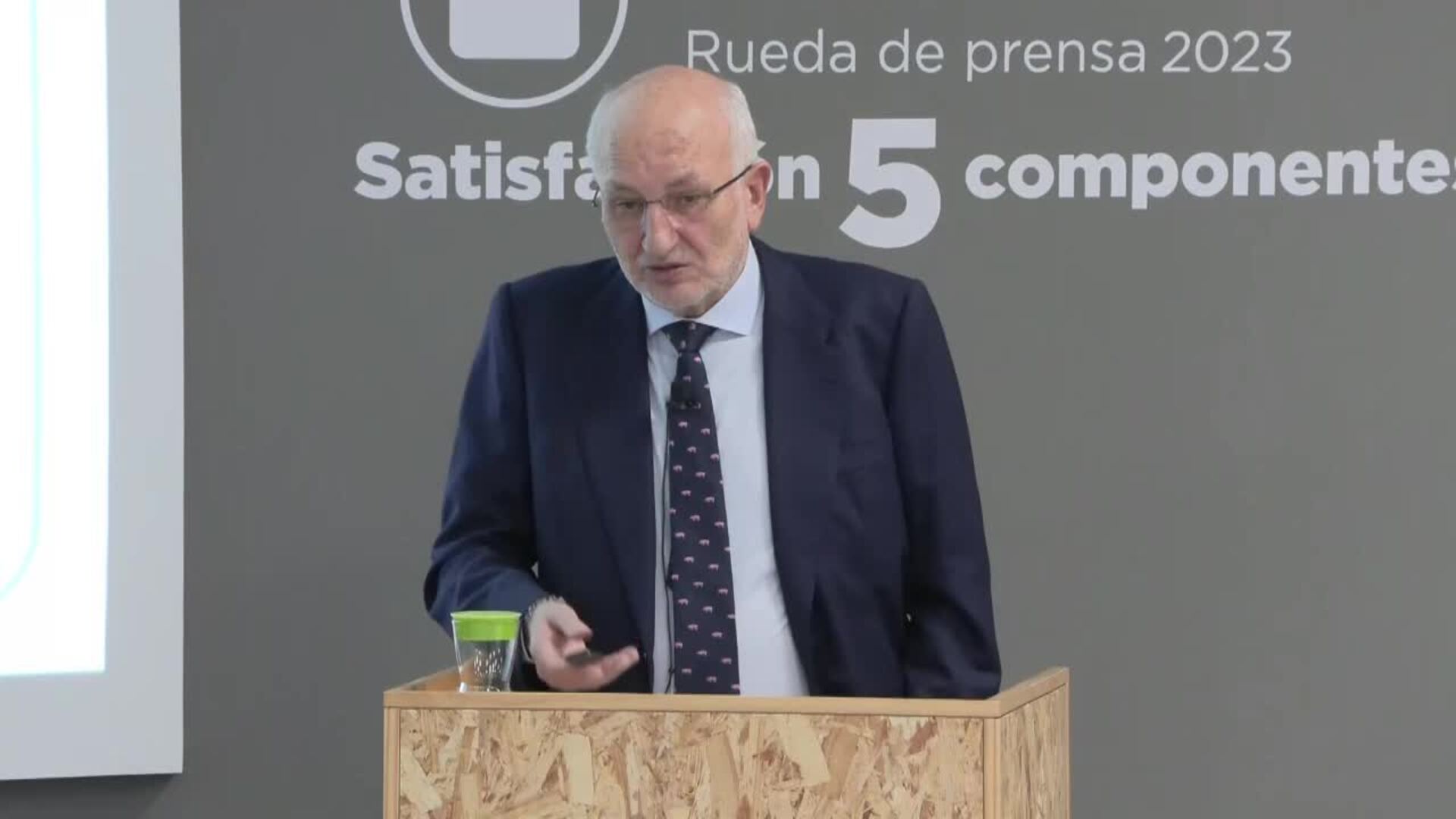 Juan Roig, &quot;orgulloso&quot; de pagar impuestos