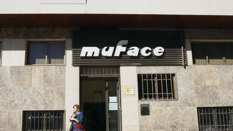 Más de 2.000 médicos promueven una acción judicial para tumbar el concierto de Muface