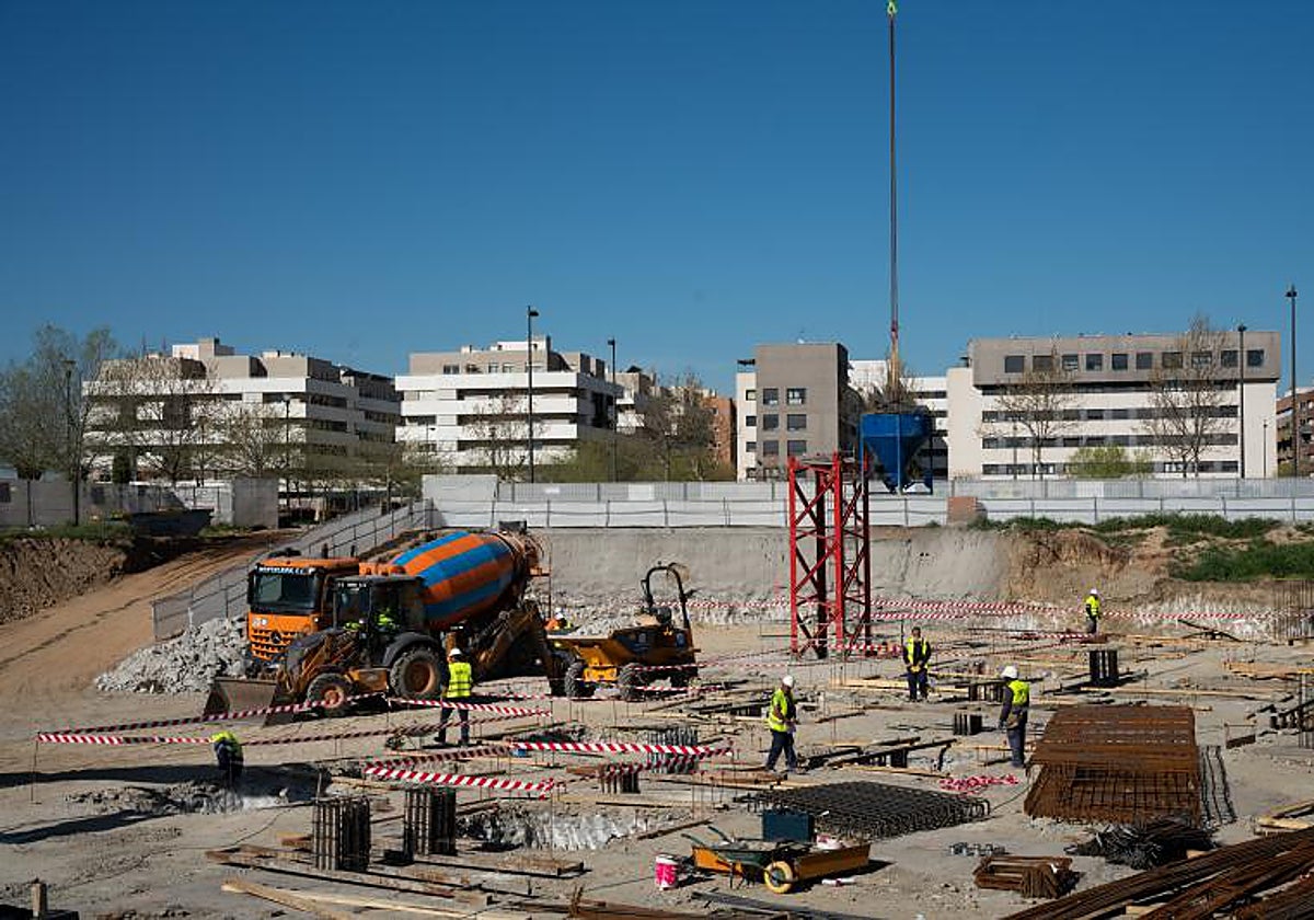 La construcción estima que hay que construir a un ritmo de 150.000 viviendas anuales