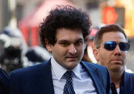 Condenado a 25 años de prisión el criptotimador Sam Bankman-Fried por fraude multimillonario