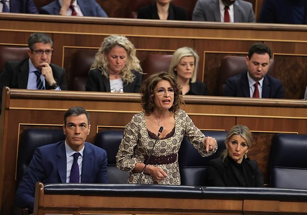 María Jesús Montero interviene en el Congreso ante Pedro Sánchez y Yolanda Díaz