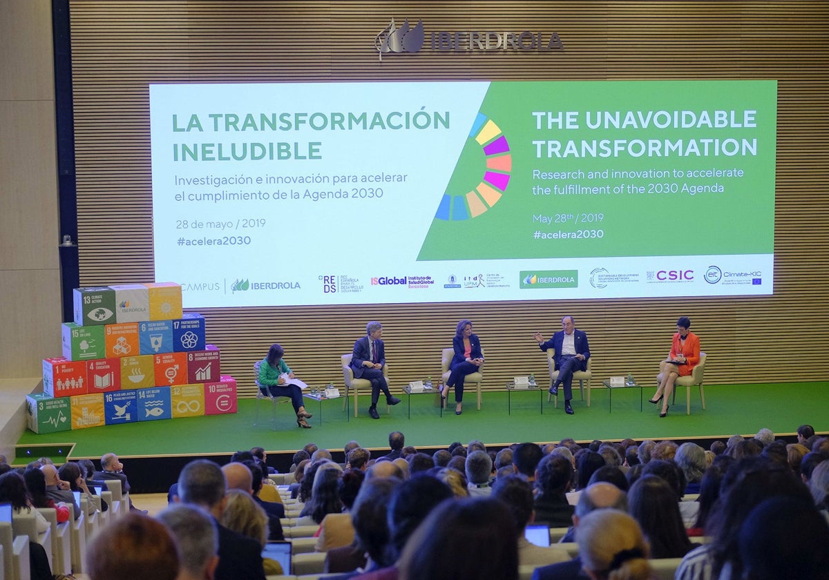 Jeffrey Sachs, Teresa Ribera, Ignacio Galán y Kirsten Dunlop, en la jornada «La Transformación Ineludible»