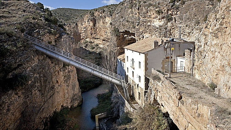 Minicentral hidráulica Rivera.Bernard (Terue). Fue inaugurada en 1900