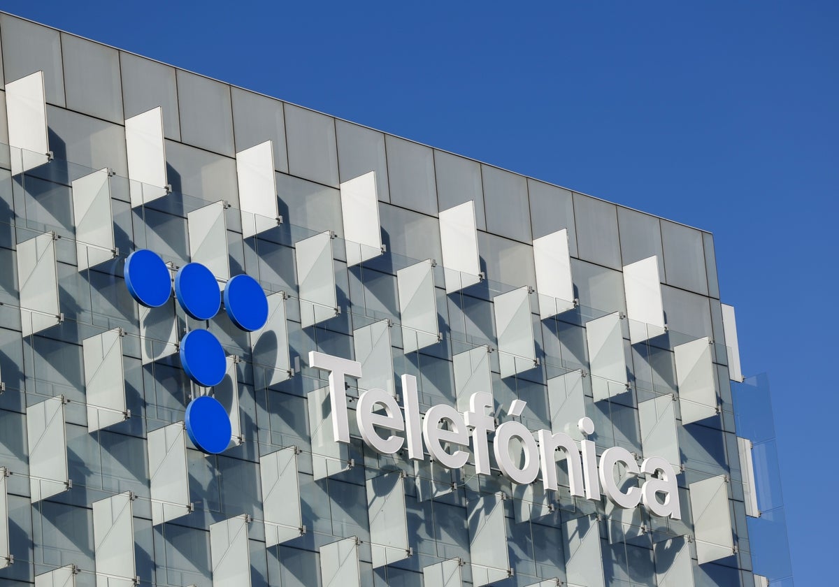 Telefónica gana 532 millones de euros en el primer trimestre, un 79% más