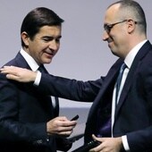 Carlos Torres (izq.), presidente de BBVA, y Onur Genç, su consejero delegado
