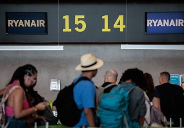 Consumo sanciona a Ryanair, Vueling, EasyJet y Volotea con 150 millones por el cobro de equipaje de mano
