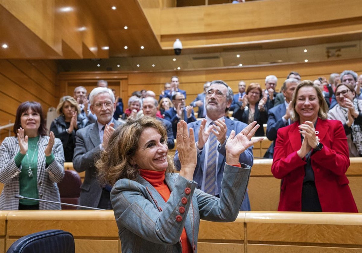 La ministra de Hacienda, María Jesús Montero, tras ganar una votación en el Senado